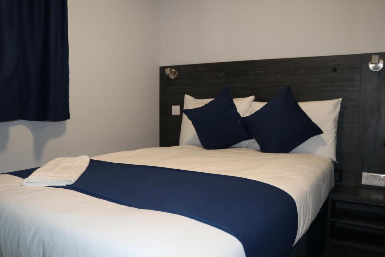 Blue Sapphire Hotel イルフォード エクステリア 写真