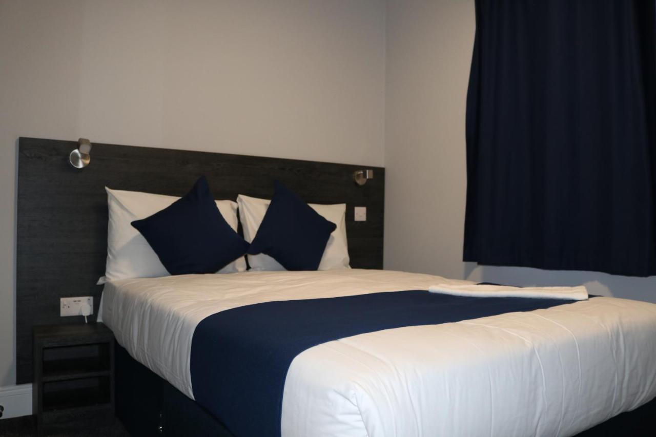 Blue Sapphire Hotel イルフォード エクステリア 写真