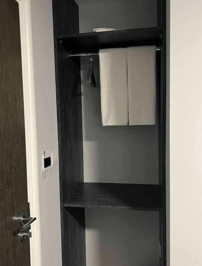 Blue Sapphire Hotel イルフォード エクステリア 写真