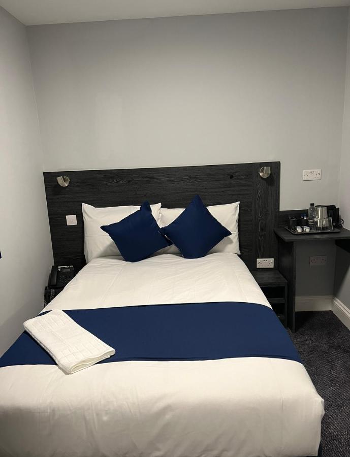 Blue Sapphire Hotel イルフォード エクステリア 写真