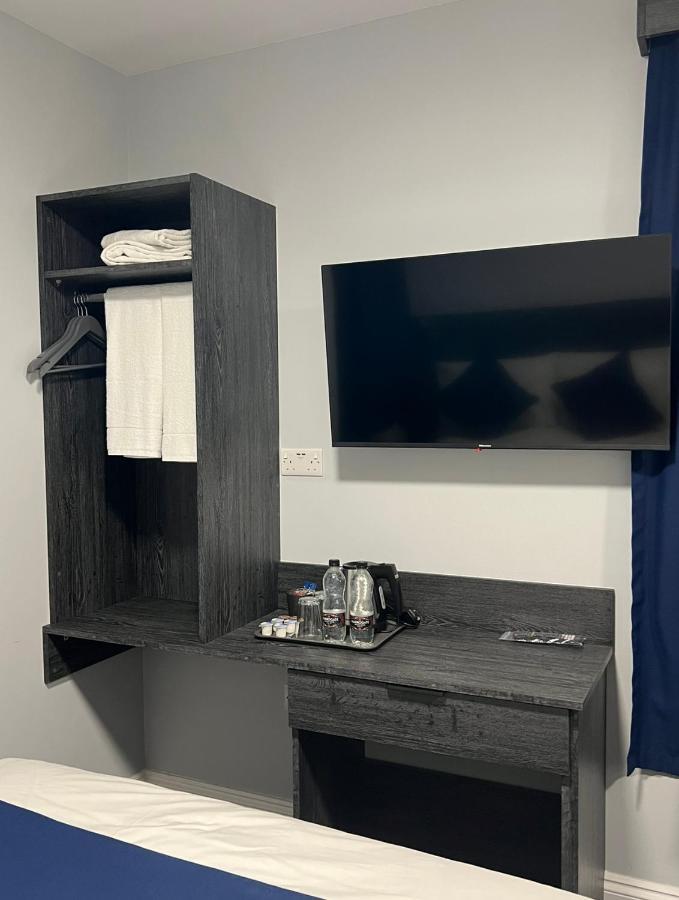 Blue Sapphire Hotel イルフォード エクステリア 写真