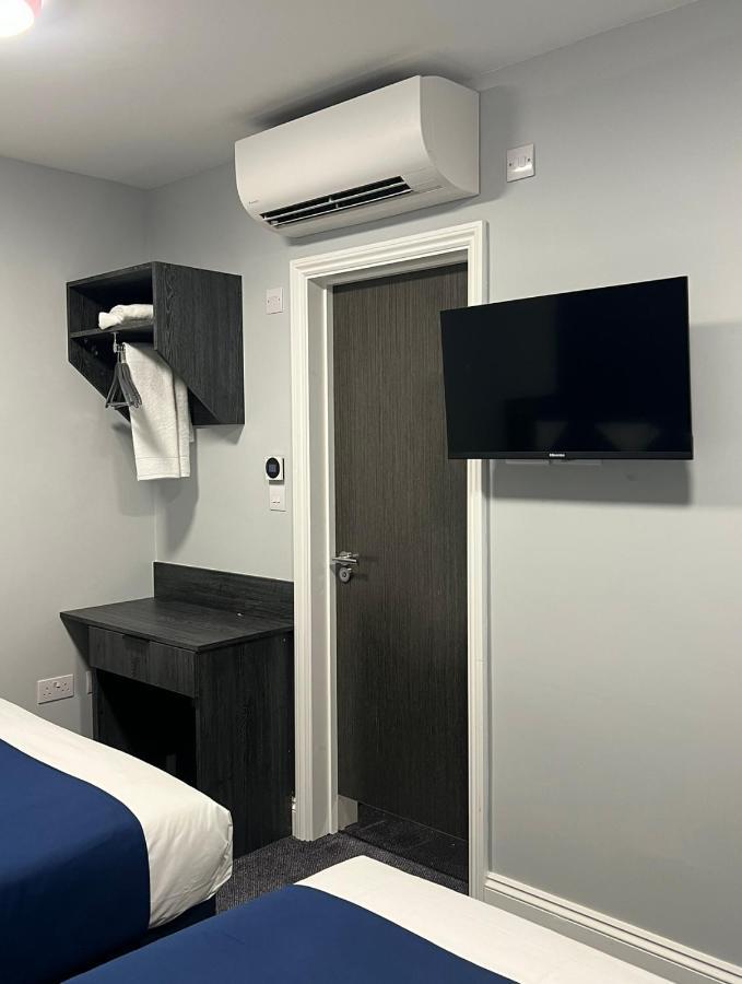 Blue Sapphire Hotel イルフォード エクステリア 写真